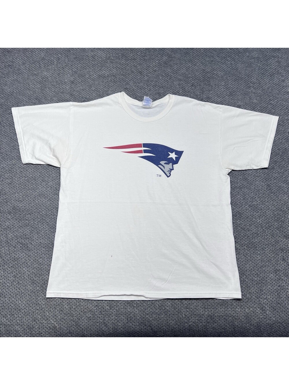 Vintage New England Patriots T-Shirt XL National Football League RARE MENS WHITE